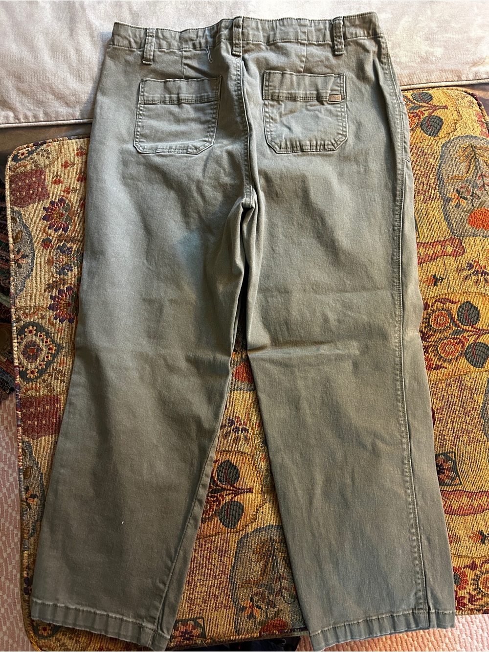 Green pants - Picture 3 of 3